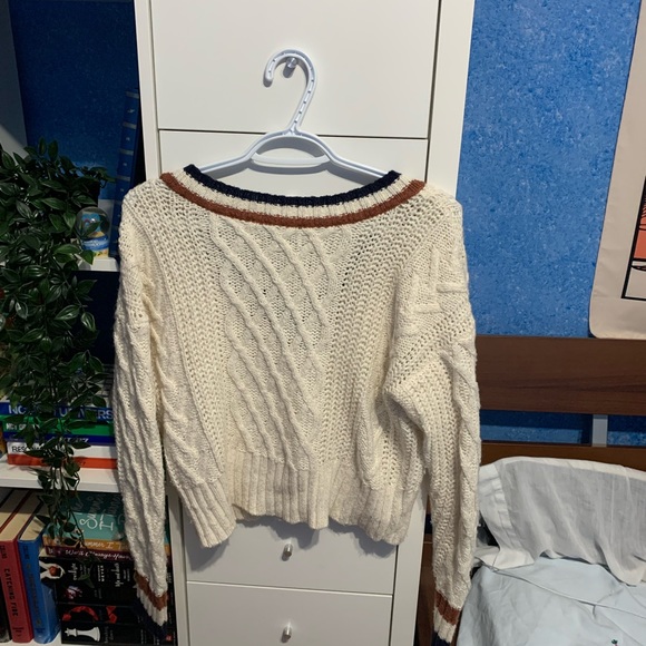 american eagle v neck sweater size small - Picture 2 of 3